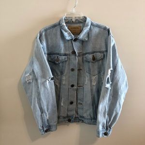 OVERSIZED DISTRESSED DENIM JACKET (L)